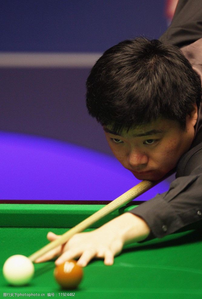 转会市场中 转会市场中